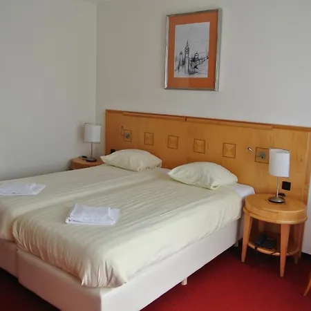 2000 Valkenburg Otel