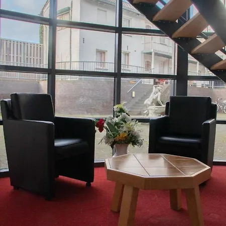 2000 Valkenburg Otel 3*